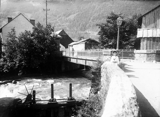 historische Aufnahme einer Brücke